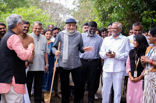 Daaji with Abhyasis 1